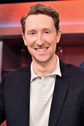 Louis Klamroth in the ARD talk show hart aber fair in WDR television studio B Cologne, 03 04 2023 Foto:xD.xAnoraganingrumx xFuturexImage