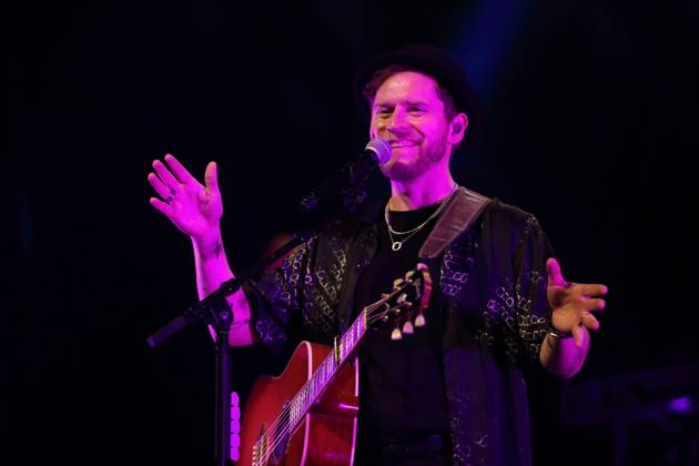 Johannes Oerding at a concert in the Mercedes Benz Arena in Berlin, 15 April 2023 Johannes Oerding concert Berlin