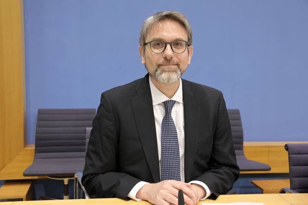 Marc Oliver Bettzüge at the Federal Press Conference on the publication of the audit report on the calculation of German greenhouse gas emissions for the year 2022 in the House of the Federal Press Conference Berlin, 17 04 2023 Foto:xF.xKernx xFuturexImage