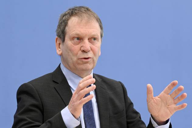 Hans Martin Henning at the Federal Press Conference on the publication of the audit report on the calculation of German greenhouse gas emissions for the year 2022 at the Haus der Bundespressekonferenz Berlin, 17 04 2023 Foto:xF.xKernx xFuturexImage