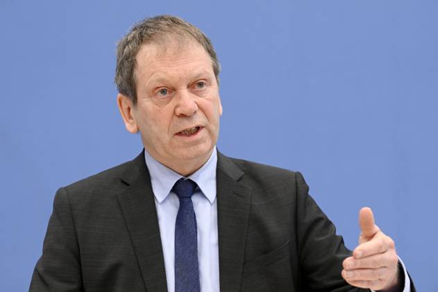 Hans Martin Henning at the Federal Press Conference on the publication of the audit report on the calculation of German greenhouse gas emissions for the year 2022 at the Haus der Bundespressekonferenz Berlin, 17 04 2023 Foto:xF.xKernx xFuturexImage