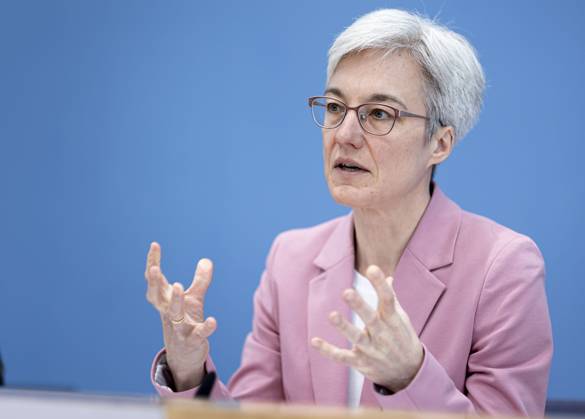 Dr Brigitte Knopf, Vice Chair of the Expert Council on Climate Issues, Mercator Research Institute on Global Commons and Climate Change MCC , recorded at a federal press conference on the publication of the test report on the calculation of German greenhouse gas emissions for the year 2022 Berlin, 17 04 2023 Berlin Germany Copyright: xNicolasxLepartz photothek.dex