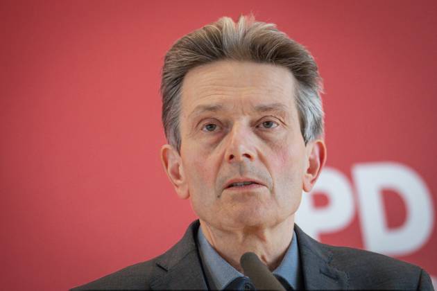 Statement of the SPD before the parliamentary group meeting Current, 18 04 2023, Berlin, Dr Rolf Muetzenich in the portrait with his statement in the run-up to the parliamentary group meeting of the German Bundestag of the SPD parliamentary group in the Reichstag building Berlin Berlin Germany