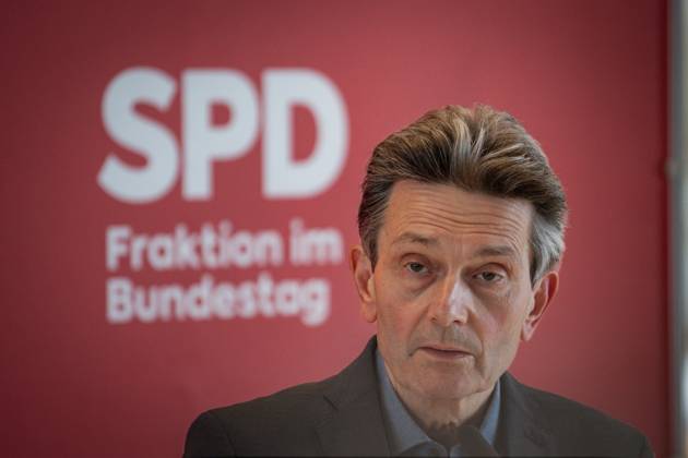 Statement of the SPD before the parliamentary group meeting Current, 18 04 2023, Berlin, Dr Rolf Muetzenich in the portrait with his statement in the run-up to the parliamentary group meeting of the German Bundestag of the SPD parliamentary group in the Reichstag building Berlin Berlin Germany