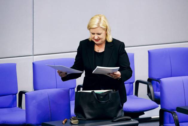 The Commissioner for the Armed Forces of the German Bundestag, Eva Hoegl, SPD, recorded in the plenary session of the Bundestag Berlin, 20 04 2023 Berlin Germany Copyright: xThomasxTrutschel photothek.dex