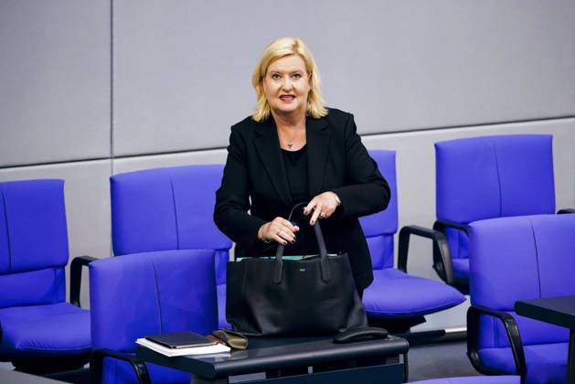 The Commissioner for the Armed Forces of the German Bundestag, Eva Hoegl, SPD, recorded in the plenary session of the Bundestag Berlin, 20 04 2023 Berlin Germany Copyright: xThomasxTrutschel photothek.dex