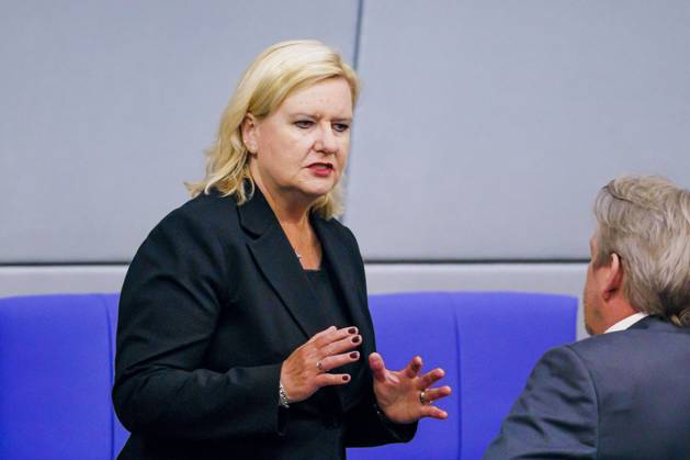 The Commissioner for the Armed Forces of the German Bundestag, Eva Hoegl, SPD, recorded in the plenary session of the Bundestag Berlin, 20 04 2023 Berlin Germany Copyright: xThomasxTrutschel photothek.dex