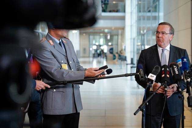 Press statement by Defense Minister Boris Pistorius on the subject of acceleration in the procurement process Current, 26 04 2023, Berlin, Defense Minister Boris Pistorius at the press statement on the subject of acceleration in the procurement process in the West lobby of the German Bundestag Berlin Berlin Germany