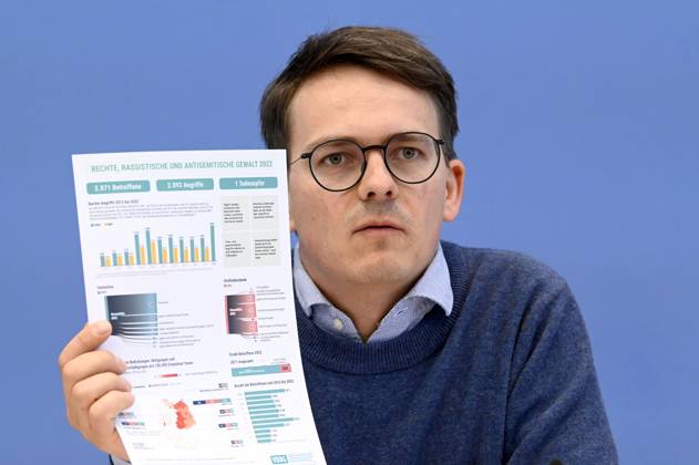 Robert Kusche at the Federal Press Conference on the 2022 Annual Statistics on Right-Wing and Racist Violence and on the Current Wave of Racist Mobilizations in Eastern Germany at the Haus der Bundespressekonferenz Berlin, 09 052023 Foto:xF.xKernx xFuturexImage