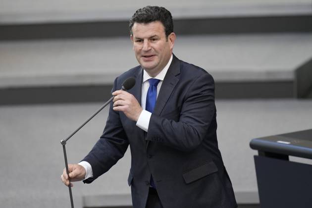 German Bundestag, 102 plenary session Labor Minister Hubertus Heil SPD in portrait he is answering questions of the federal government during the 102 session of the German Bundestag, 10 05 2023, Berlin Berlin Germany