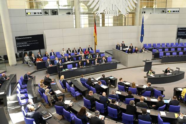 Hubertus Heil at the 102 session of the German Bundestag in the Reichstag building Berlin, 10 05 2023 Foto:xF.xKernx xFuturexImage