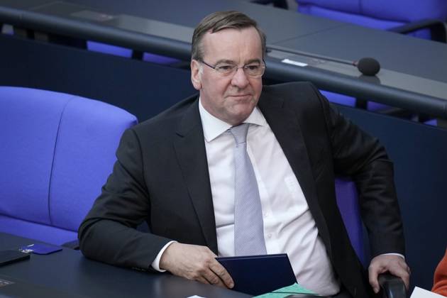 German Bundestag, 102 plenary session Defense Minister Boris Pistorius SPD in portrait calm and relaxed on the government bench at the 102 session of the German Bundestag, 10 05 2023 Berlin, Berlin Germany