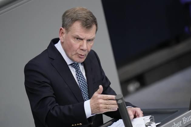 German Bundestag, 102 plenary session Dr Johann David Wadephul CDU in portrait with hand gesture during his speech on the extension of the Bundeswehr mission in Mali during the 102 session of the German Bundestag,10 05 2023 Berlin, Berlin Berlin Germany