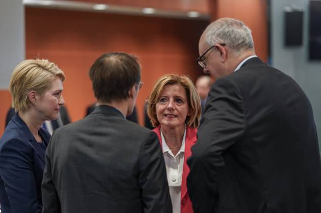Berlin, Germany 10 May 2023 Minister Presidents Conference on the refugee issue in Berlin 10 05 2023 In the picture Malu Dreyer, Minister President of the State of Rhineland Palatinate SPD center in conversation with Manuela Schwesig, Minister President of Mecklenburg Western Pomerania SPD li , Prof Dr Copyright: xFotostandx xReuhlx