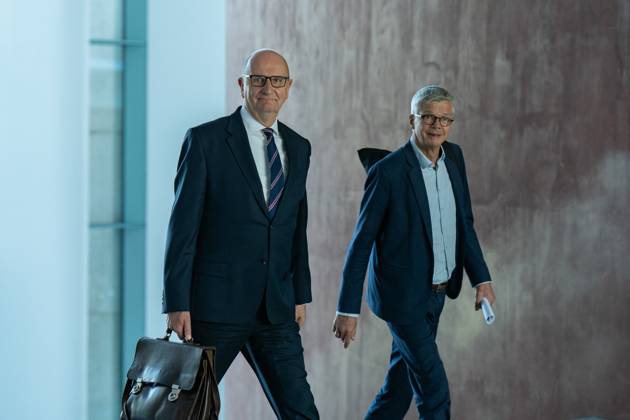 Consultations at the Chancellors Office in Berlin, Minister-President Dietmar Woidke, Brandenburg, SPD Consultations between the Chancellor and the heads of government of the federal states Berlin Berlin GER