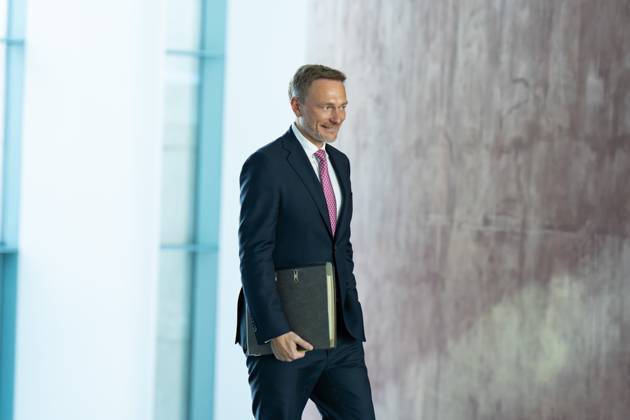 Consultations at the Chancellors Office in Berlin, Federal Minister of Finance Christian Lindner FDP Consultations between the Chancellor and the heads of government of the federal states Berlin Berlin GER