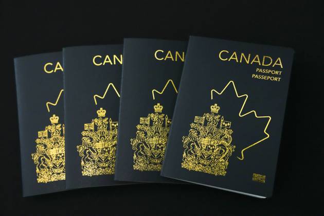 Kanada, Reisepass mit überarbeitetem Design May 10, 2023, Ottawa, ON, CAN: The new Canadian passport is unveiled at an event at the Ottawa International Airport in Ottawa on Wednesday, May 10, 2023. Ottawa CAN  - ZUMAc35_ 20230510_zaf_c35_044 Copyright: xSeanxKilpatrickx