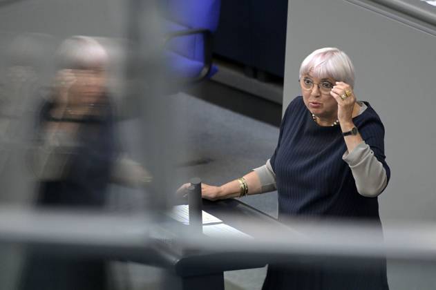 Claudia Roth at the 103 session of the German Bundestag in the Reichstag building Berlin, 11 05 2023 Foto:xF.xKernx xFuturexImage