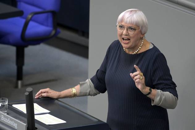 Claudia Roth at the 103 session of the German Bundestag in the Reichstag building Berlin, 11 05 2023 Foto:xF.xKernx xFuturexImage