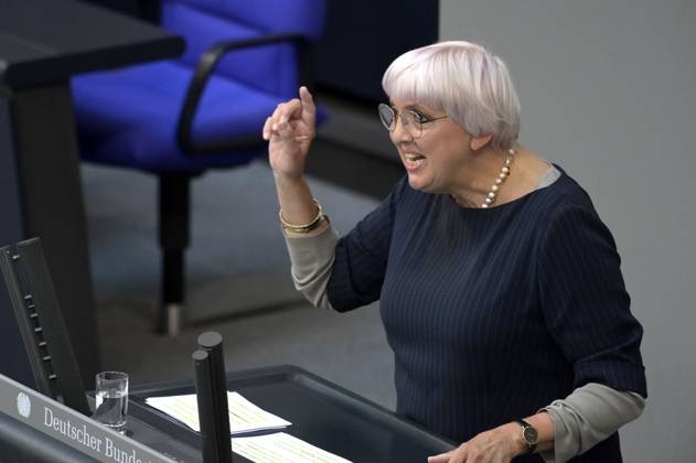 Claudia Roth at the 103 session of the German Bundestag in the Reichstag building Berlin, 11 05 2023 Foto:xF.xKernx xFuturexImage