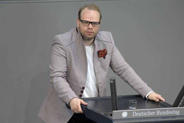 Helge Lindh at the 103 session of the German Bundestag in the Reichstag building Berlin, 11 05 2023 Foto:xF.xKernx xFuturexImage
