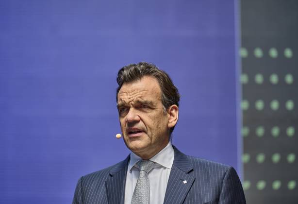 Christoph Gröner, CEO Gröner Group EUR, Europe, Germany, Berlin, 12 05 2023 Keynote Christoph Gröner, CEO Gröner Group Under the motto Every 80 seconds an apartment would have to be built in order to reach the goal of 400,000 new apartments per year The construction site talk 80 seconds New Building mediates contacts between politics, business, inve