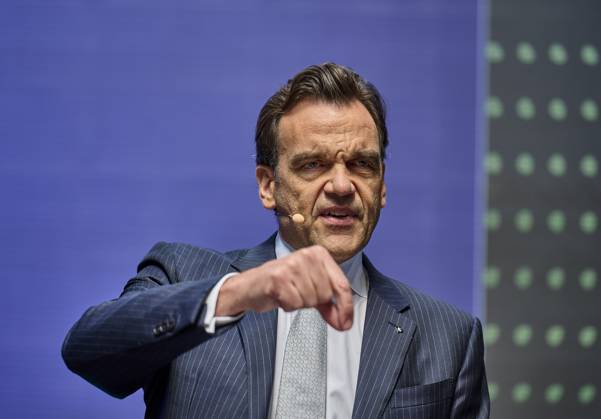 Christoph Gröner, CEO Gröner Group EUR, Europe, Germany, Berlin, 12 05 2023 Keynote Christoph Gröner, CEO Gröner Group Under the motto Every 80 seconds an apartment would have to be built in order to reach the goal of 400,000 new apartments per year The construction site talk 80 seconds New Building mediates contacts between politics, business, inve