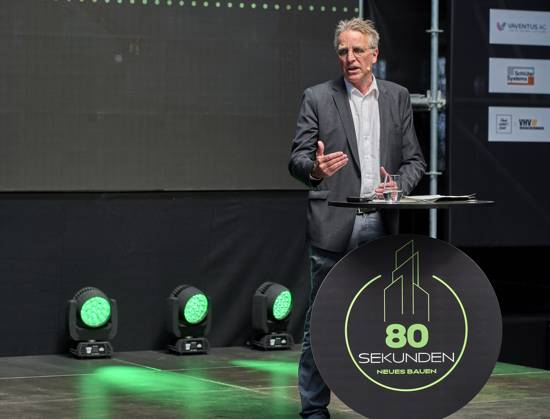 80 Seconds New Building Keynote Stefan Wenzel, BMWK EUR, Europe, Germany, Berlin, 12 05 2023 Under the motto Every 80 seconds a dwelling would have to be built to reach the goal of 400,000 new dwellings per year The construction site talk 80 Seconds New Building mediates contacts between politics, business, investors as well as the scientific community