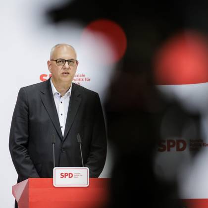 Andreas Bovenschulte SPD , mayor of Bremen, and Lars Klingbeil not in the picture , chairman of the SPD, taken during a press conference after the parliamentary elections in Bremen at the Willy Brand Haus in Berlin, 15 05 2023 Berlin Germany Copyright: xKiraxHofmann photothek.dex