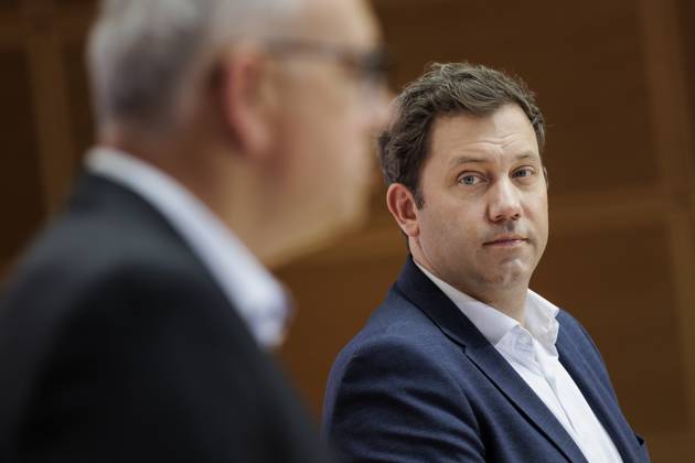Andreas Bovenschulte SPD , mayor of Bremen, and Lars Klingbeil, chairman of the SPD, recorded during a press conference after the parliamentary elections in Bremen at the Willy Brand Haus in Berlin, 15 05 2023 Berlin Germany Copyright: xKiraxHofmann photothek.dex