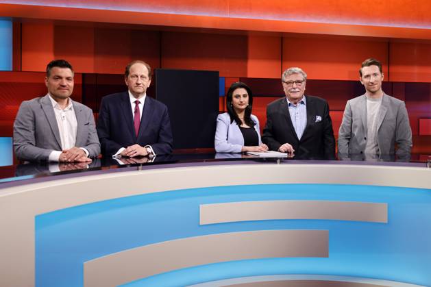Erdogan voter Ufuk Varol, politician Alexander Graf Lambsdorff FDP , journalist Nalan Sipar, politician Fritz Schramma CDU , Cologne Mayor a D , and moderator Louis Klamroth in the ARD talk show hart aber fair in the WDR studios Cologne, 15 05 2023 NRW Germany Copyright: xChristophxHardtx