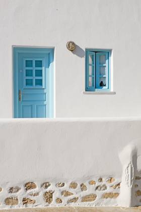 A typical blue door and window of a Greek island (Folegandros) Copyright: xGeorgiosxAlexandrisx xDesignxPicsx , 31175722 Copyright: GeorgiosxAlexandrisx xDesignxPics 31175722