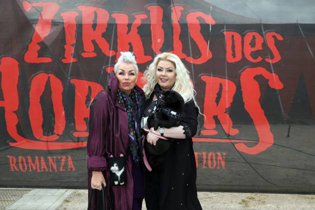 Z irkus des Horrors Premiere in Hamburg Claudia Guelzow,Yulie Kendra Guelzow with dog Sunshine, premiere of Zirkus des Horrors Romanza Circusproduction at the Heiliggeistfeld Hamburg Copyright: xEventpressxxrhx