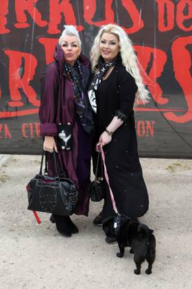 Z irkus des Horrors Premiere in Hamburg Claudia Guelzow,Yulie Kendra Guelzow with dog Sunshine, premiere of Zirkus des Horrors Romanza Circusproduction at the Heiliggeistfeld Hamburg Copyright: xEventpressxxrhx