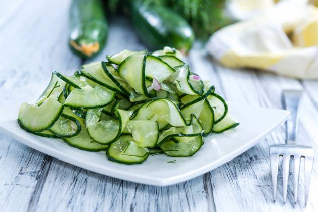 IMAGO Creative, Food, Gurkensalat Fresh made Cucumber Salad Fresh made Cucumber Salad in a bowl (close-up shot) Copyright: xZoonar.com ChristophxSchönex 19982189