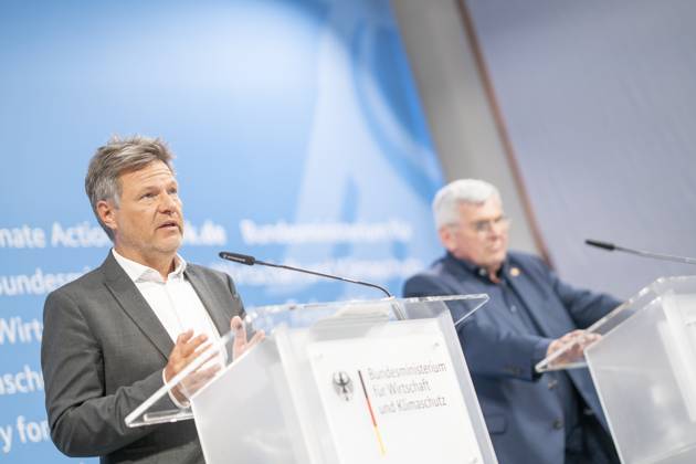 Press statement Energy price in the Federal Ministry of Economics Jörg Hofmann, First Chairman Trade Union IG Metall, with Robert Habeck, Federal Minister of Economics left Press statement Energy price in the Federal Ministry of Economics Jörg Hofmann, First Chairman Trade Union IG Metall, with Robert Habeck, Federal Minister of Economics left , Be