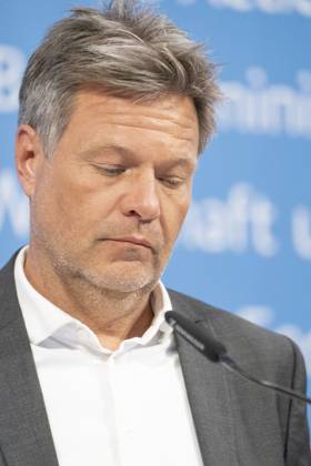 Press Statement Energy Price in the Federal Ministry of Economics Robert Habeck, Federal Minister of Economics Press Statement Energy Price in the Federal Ministry of Economics Robert Habeck, Federal Minister of Economics, Berlin Berlin Germany BMWK