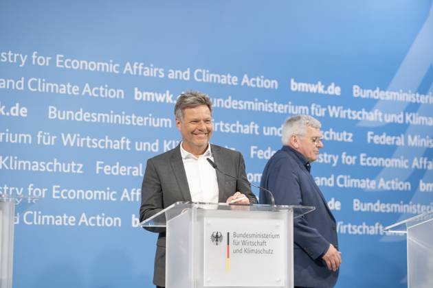 Press statement Energy price in the Federal Ministry of Economics Jörg Hofmann, First Chairman Trade Union IG Metall, with Robert Habeck, Federal Minister of Economics left Press statement Energy price in the Federal Ministry of Economics Jörg Hofmann, First Chairman Trade Union IG Metall, with Robert Habeck, Federal Minister of Economics left , Be
