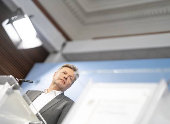 Press Statement Energy Price in the Federal Ministry of Economics Robert Habeck, Federal Minister of Economics Press Statement Energy Price in the Federal Ministry of Economics Robert Habeck, Federal Minister of Economics, Berlin Berlin Germany BMWK