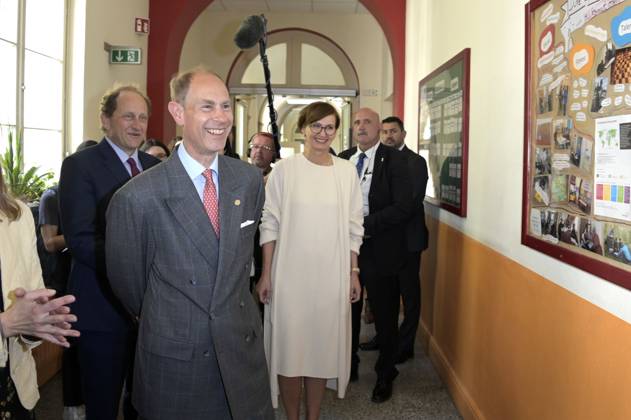 Prince Edward and Bettina Stark Watzinger visiting the school at Schillerpark during the Duke Award ceremony in Wedding Berlin, 22 05 2023 Foto:xF.xKernx xFuturexImage