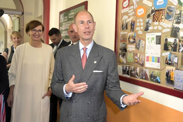 Bettina Stark Watzinger and Prince Edward visiting the school at Schillerpark during the Duke Award ceremony in Wedding Berlin, 22 05 2023 Foto:xF.xKernx xFuturexImage