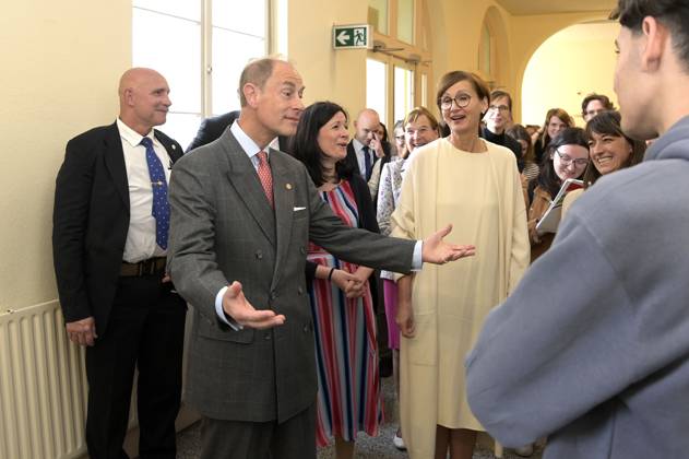 Prince Edward and Bettina Stark Watzinger visiting the school at Schillerpark during the Duke Award ceremony in Wedding Berlin, 22 05 2023 Foto:xF.xKernx xFuturexImage