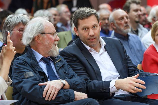 Berlin GER, Berlin, Fortschritt braucht Gerechtigkeit Ð Seit 160 Jahren Ideen fuer morgen, SPD, 22 05 23, f l Wolfgang Thierse SPD, politician, Lars Klingbeil SPD politician one of the two federal chairmen, in conversation, Fortschritt braucht Gerechtigkeit Ð Seit 160 Jahren Ideen fuer morgen, SPD, 22 05 23, Copyright: xUwexKoch Eibner-Pressefotox EP_UKH