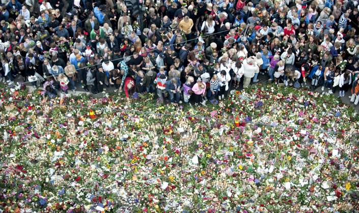 OSLO 20110725 Several hundred thousand Norwegians attended the anti violence manifestation in central Oslo, Norway, July 25, 2011 Friday July 22 Ander Behring Breivik exploded a bomb in central Oslo and killed over 70 people at the island of Utoya Photo Bjorn Larsson Rosvall SCANPIX Code 9200 OSLO NORGE x9200x  Copyright: xBJÖRNxLARSSONxROSVALLx xTTx TOPP TERRORDAD NORGE