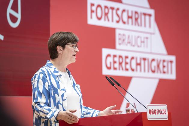 Saskia Esken, SPD Chairwoman, recorded at the event öÄÃ Fortschritt braucht Gerechtigkeit öÄi Seit 160 Jahren Ideen fuer morgenöÄu at the Willy Brandt Haus in Berlin, 04 10 2022 Berlin Germany Copyright: xKiraxHofmann photothek.dex