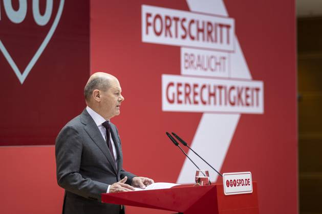 Olaf Scholz SPD , German Chancellor, recorded at the event öÄÃ Fortschritt braucht Gerechtigkeit öÄi Seit 160 Jahren Ideen fuer morgenöÄu at the Willy Brandt Haus in Berlin, 04 10 2022 Berlin Germany Copyright: xKiraxHofmann photothek.dex