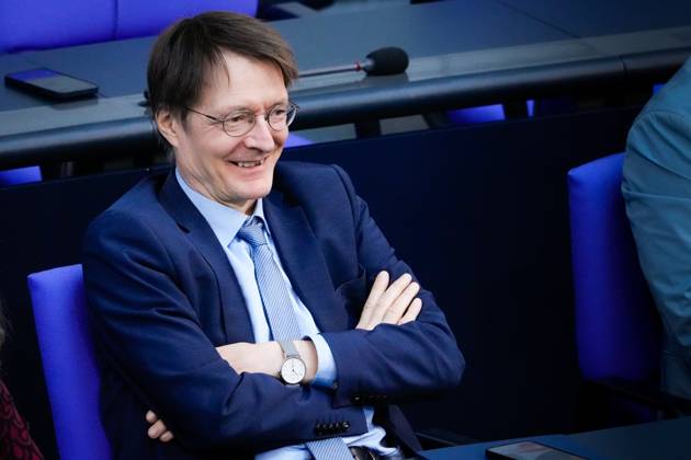 107 Bundestag session and debate Health Minister Karl Lauterbach SPD laughing in portrait on the government bench over the course of the debate Pflegeunterstuetzungs und entlastungsgesetz at the 107 session of the German Bundestag in Berlin, 26 05 2023 Berlin Berlin Germany