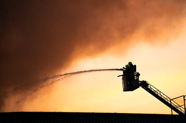 31 05 2023,Berlin,GER, Since the early evening there is a major fire in Berlin Neukölln It burns a warehouse at a waste disposal company
