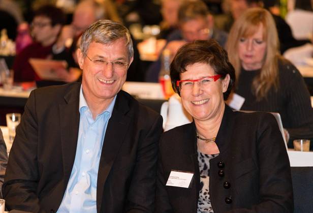 <p>Bernd Riexinger, links, ist am Samstag, 08.12.13, in Herne Gast beim Landesparteitag der Linken, hier neben der Delegierten Gunhild Böth. Im Herner Kulturzentrum fand der Landesparteitag der NRW-Linken statt. Deutschland NRW Herne Copyright: RainerxRaffalski