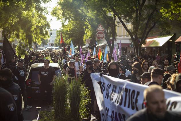 Riots at solidarity demonstration for Lina E , After the verdict with a long prison sentence in Dresden, against the left-wing extremist Lina E ,there were numerous solidarity demonstrations, where hundreds of people took to the streets against the conviction At a solidarity demonstration in